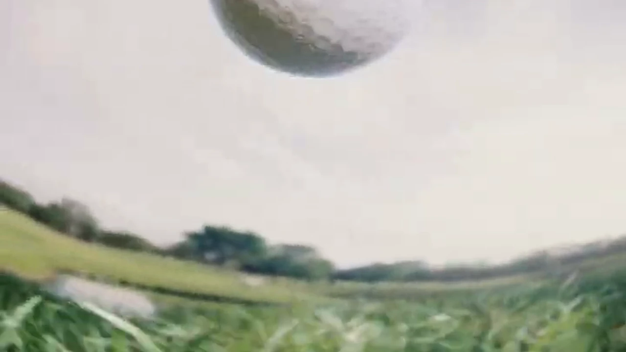 Malbon Golf — Loop — still